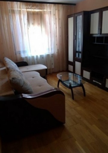 vand-apartament-cu-2-camere-in-bloc-nou-cetate-piata-etaj-1